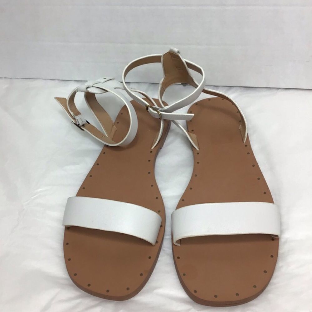 Banana Republic White Stud Detail Flat Sandals Size 10